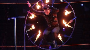Festival International du Cirque 2016 - Numéro Nicol Nicolas - équilibre sur fil de fer